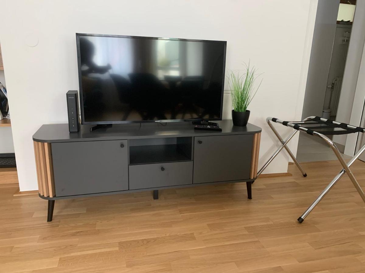 Air-Conditioned, Quiet Apartment With A Terrace In Center Of St Poelten - Smart Tv Sankt Poelten Exterior photo